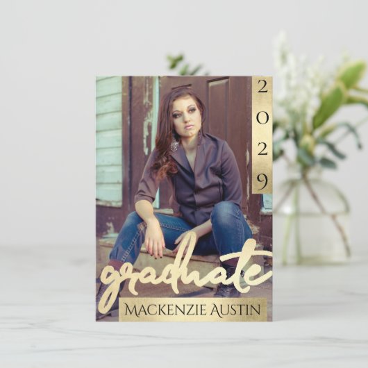 FOTO 2 | Gold Script Elegant Grad Einladung (Stehend Vorderseite)