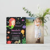 Foto 2 Little Orange Mermaid Geburtstag Einladung (Stehend Vorderseite)