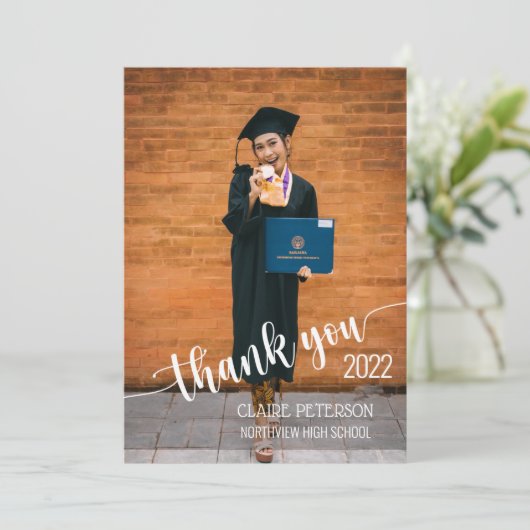 Foto Abschluss Elegantes Script Dankeschön Karte (Stehend Vorderseite)