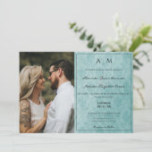 Foto Aquamarin Damask Monogram Wedding Einladung (Stehend Vorderseite)