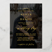 Foto aus Schwarz und Gold überlagern elegante Typo Folieneinladung (Vorderseite)