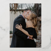 Foto aus Schwarz und Gold überlagern elegante Typo Folieneinladung (Rückseite)