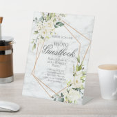 Foto aus weißem Marmor Sockelschild (In SItu)