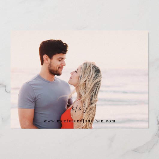 Foto B&W Modernes Horizontal 4 Wedding Full Dunkel Folieneinladung (Rückseite)