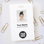 Foto, Bar, Logo, Name des Mitarbeiters Ausweis<br><div class="desc">Dieses Abzeichen mit dem eigenen White Employee Name ist einfach mit Foto, Scan Bar Code und dem Firmenlogo zu personalisieren. Ein einfaches Business-Design in marineblau-weißer Farbe, das in Vorder- und Rückengrößen vollständig anpassbar ist, serifenlose, einfache und moderne Schriftart und ein berufliches und klares Aussehen. Erhältlich mit Lanyard, Metallklammer oder mit...</div>
