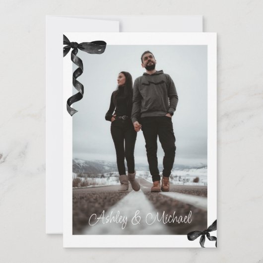 Foto Black Bow Save the Date Einladung (Rückseite)