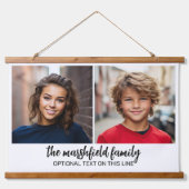 Foto Collage Grid - Text unten - weiß Wandteppich Mit Holzrahmen (Vorne)