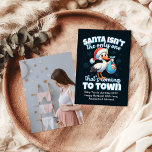Foto Custom Christmas Pregnancy Ankündigung<br><div class="desc">Feiern Sie die Urlaubssaison und teilen Sie Ihre freudige Nachricht mit unserer Custom Christmas Pregnancy Ankündigung. Diese festliche und personalisierte Ankündigung soll Freude und Aufregung wecken, während Sie die wunderbaren Neuigkeiten über Ihre Schwangerschaft an Familie und Freunde weitergeben. Diese Ankündigung verbindet Urlaubsgeist mit einer besonderen Ankündigung in einer unvergesslichen Weise....</div>