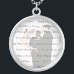 Foto Custom Round Silver Wedding Necklace Versilberte Kette<br><div class="desc">Personalisieren Sie diese hübsche Halskette,  um sie als Gastgeschenke Hochzeiten an Ihrem Hochzeitsempfang zu haben oder sich selbst als Erinnerung an Ihren besonderen Tag zu erleben. Diese Halskette ist auch das perfekte Geschenk für die Braut Ameise ihr Brautparty. Personalisieren Sie diese,  indem Sie Ihr Foto hinzufügen.</div>