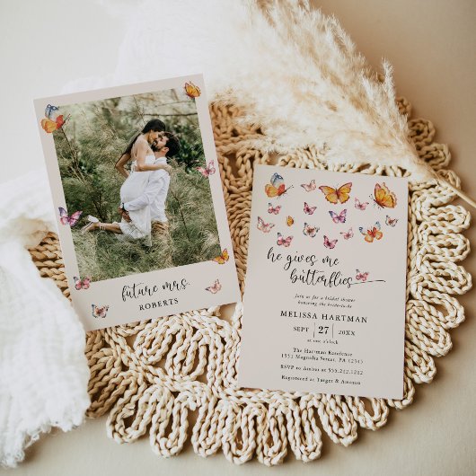 Foto, das er mir schmetterndes Brautparty gibt Einladung