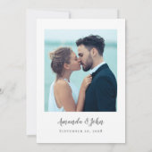 Foto Delicate Script Romantische Kalligraphie Grau Save The Date (Rückseite)