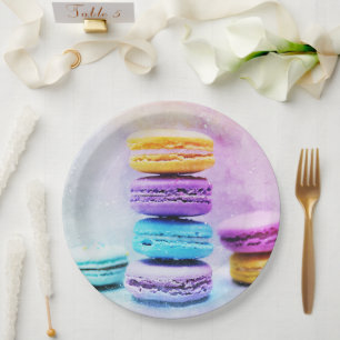 Foto der farbenfrohen, köstlichen Macarons Pappteller