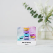 Foto der farbenfrohen Macarons Quadratische Visitenkarte (Stehend Vorderseite)