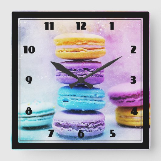 Foto der farbenfrohen Macarons Quadratische Wanduhr (Vorderseite)