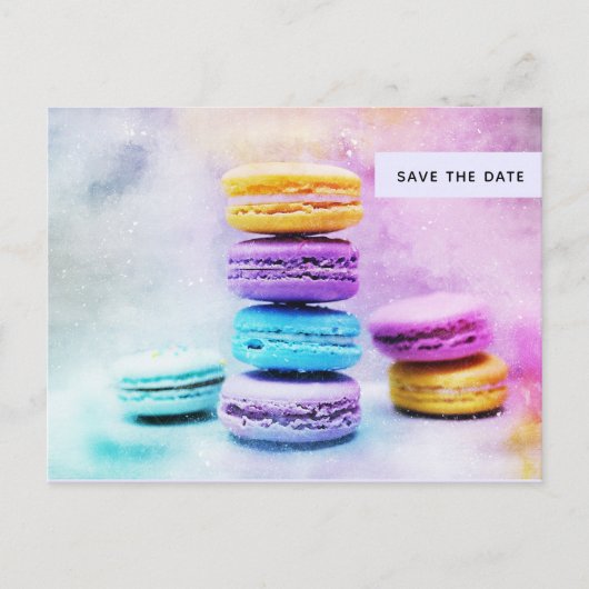 Foto der farbenfrohen Macarons Save the Date Einladungspostkarte (Vorderseite)