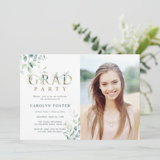 Foto der Gold Botanical Letter Graduation Party Einladung (Stehend Vorderseite)