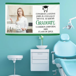 Foto der Green Dental School Graduation Party Banner