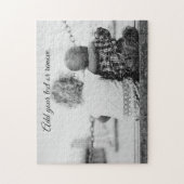 Foto der Kleinschwester, die ihren kleinen Bruder Puzzle (Vertikal)