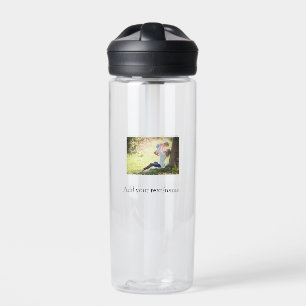 Foto der Mutter-Tochter-Familie fügt Bildtext-Name Trinkflasche