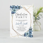 Foto der Navy Blue Elegant Floral Graduation Party Einladung (Stehend Vorderseite)