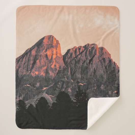 FOTO DER ROCKFORMATION MIT GERINGEM WINKEL SHERPADECKE (Vorderseite)