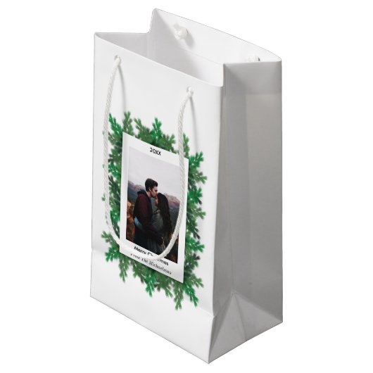 Foto der Weihnachtsbaumzweige Kleine Geschenktüte (Vorderseite Schrägansicht)