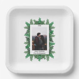 Foto der Weihnachtsbaumzweige Pappteller