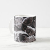 Foto des Brennholzstapels schließen Kaffeetasse (Vorderseite Links)