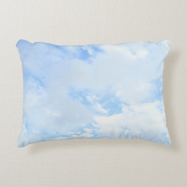 Foto des Friedlichen Blue Sky Simple Dekokissen (Vorderseite)