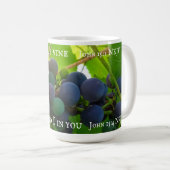 Foto des Lila Traubenschnitts von John Bible Verse Kaffeetasse (VorderseiteRechts)