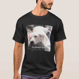 Foto des müden Hundes, der sich neben dem Vater de T-Shirt
