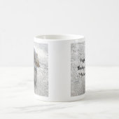 Foto des Niedlichen kleinen Eichhörnchens mit Fluf Kaffeetasse (Mittel)