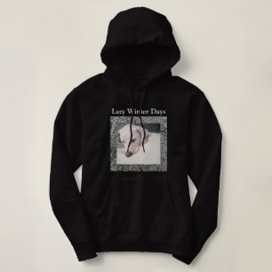 Foto des Niedlichen Weißen Hundes am schönen Winte Hoodie