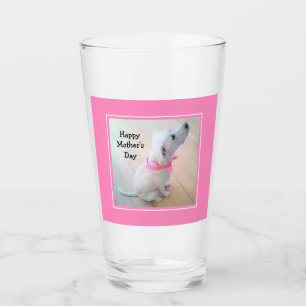 Foto des Niedlichen weißen Hundes mit rosa Scarf Glas