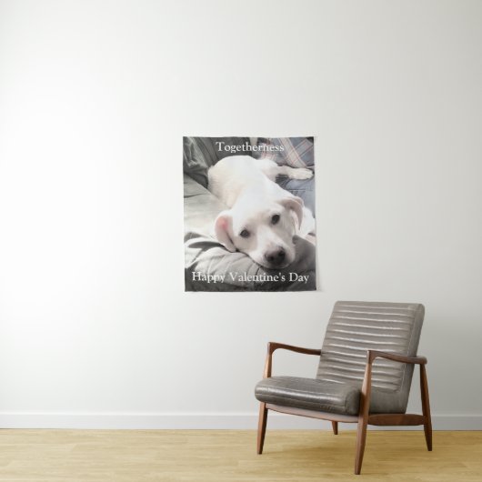 Foto des Niedlichen weißen Hundes mit Vater Valent Wandteppich (Beispiel)