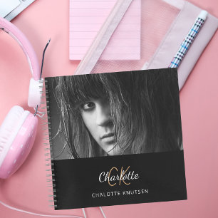 Foto des Sketchbuchs Schwarz-weiß Notizblock