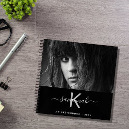 Foto des Sketchbuchs Schwarz-weiß Notizblock