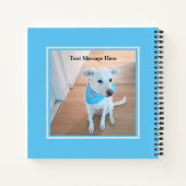 Foto des süßen weißen Welpenhundes im Baby Blue Sc Notizblock (Rückseite)