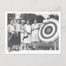 Foto des Vintagen FrauenBogenwettbewerbs der 1930e