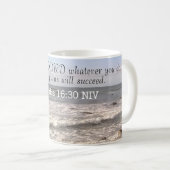 Foto des Wavy Ocean Shore Sprichwörter Bible Verse Kaffeetasse (VorderseiteRechts)
