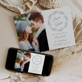 Foto Dusty Blue Botanical Wreath Save the Date Einladung