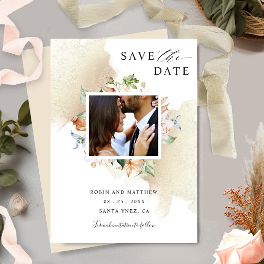 Foto Earthy Blooms und Beige Blumenhochzeit Save The Date