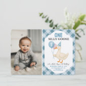 Foto Eine Alberne Gans Erster Geburtstag Einladung (Stehend Vorderseite)