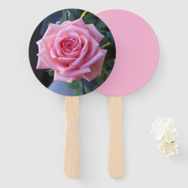 Foto einer rosa Rose auf einer Hand gehalten Fan Fächer