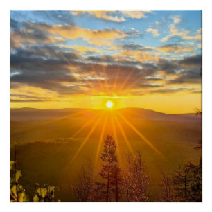 Foto eines bergigen Herbstwaldes, Berge, p Poster
