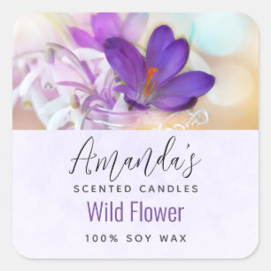 Foto eines Hübschen Lila Frühlings Crocus Candle B Quadratischer Aufkleber