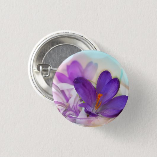 Foto eines Hübschen Lila Frühlingskrokus Button (Vorne & Hinten)
