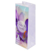 Foto eines Hübschen Lila Frühlingskrokus Geburtsta Geschenktüte Für Weinflaschen (Rückseite Schrägansicht)