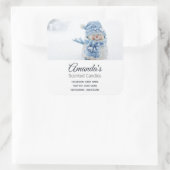 Foto eines Niedlichen Snowmanns im Wintergeschäft Quadratischer Aufkleber (Tasche)