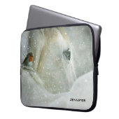 Foto eines Weißen Pferdes und Vogels im Winter Laptopschutzhülle (Vorderseite Links)